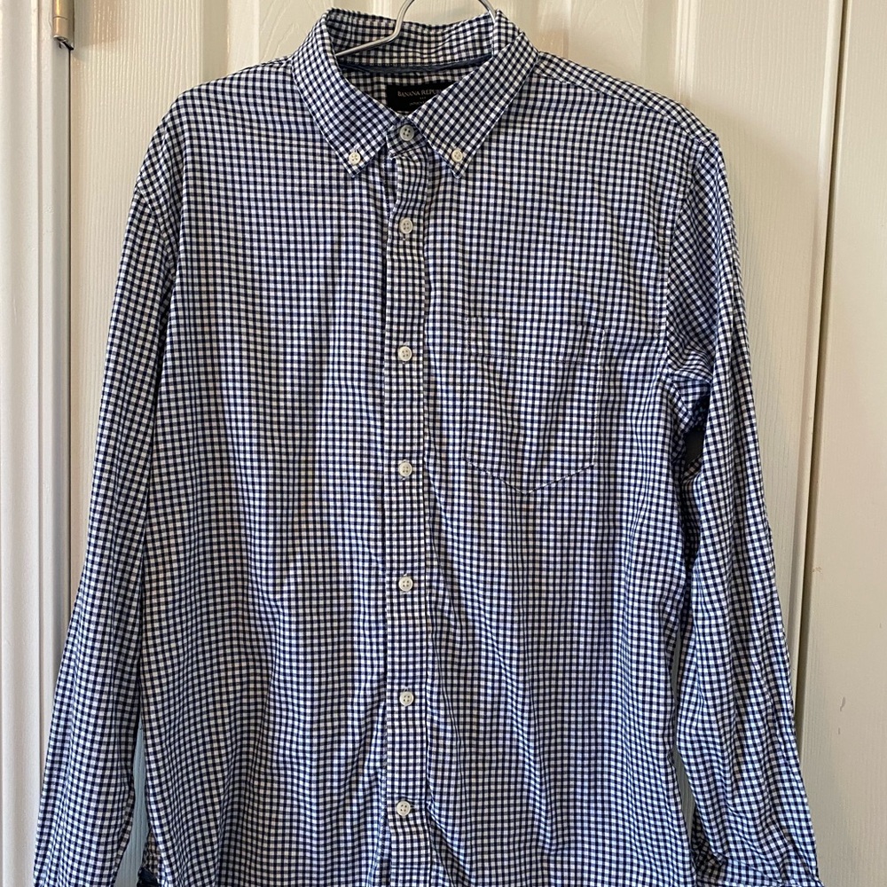 Banana Republic Untuck Shirt. Navy blue and white. Large.